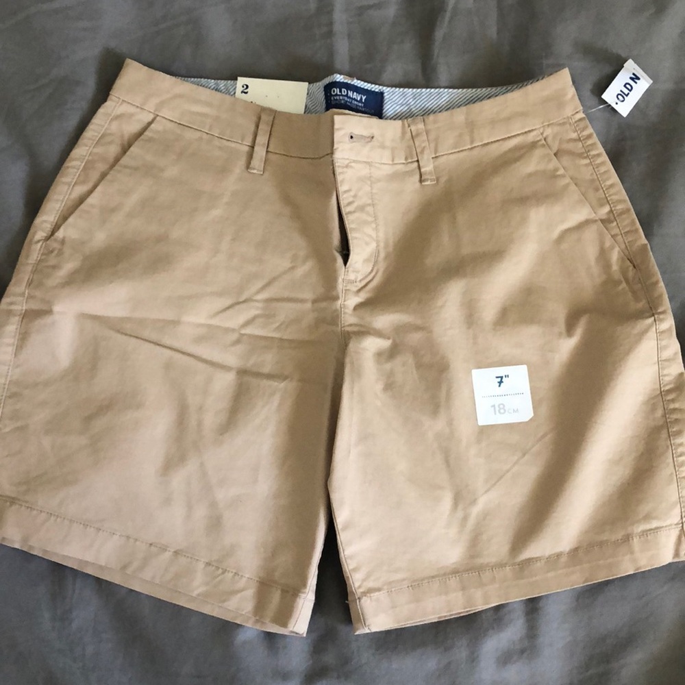 NWT Old Navy khaki shorts